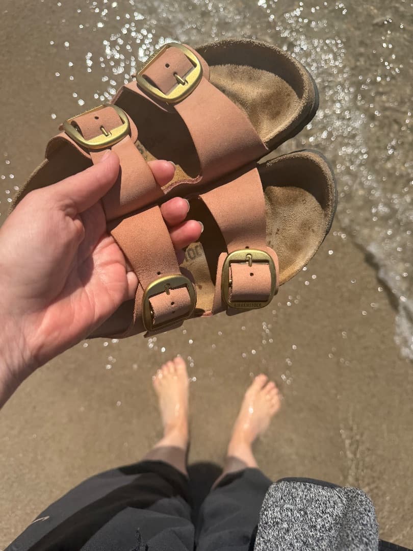 Schuhe aus — Muskeln an. Überall. – Bild 1